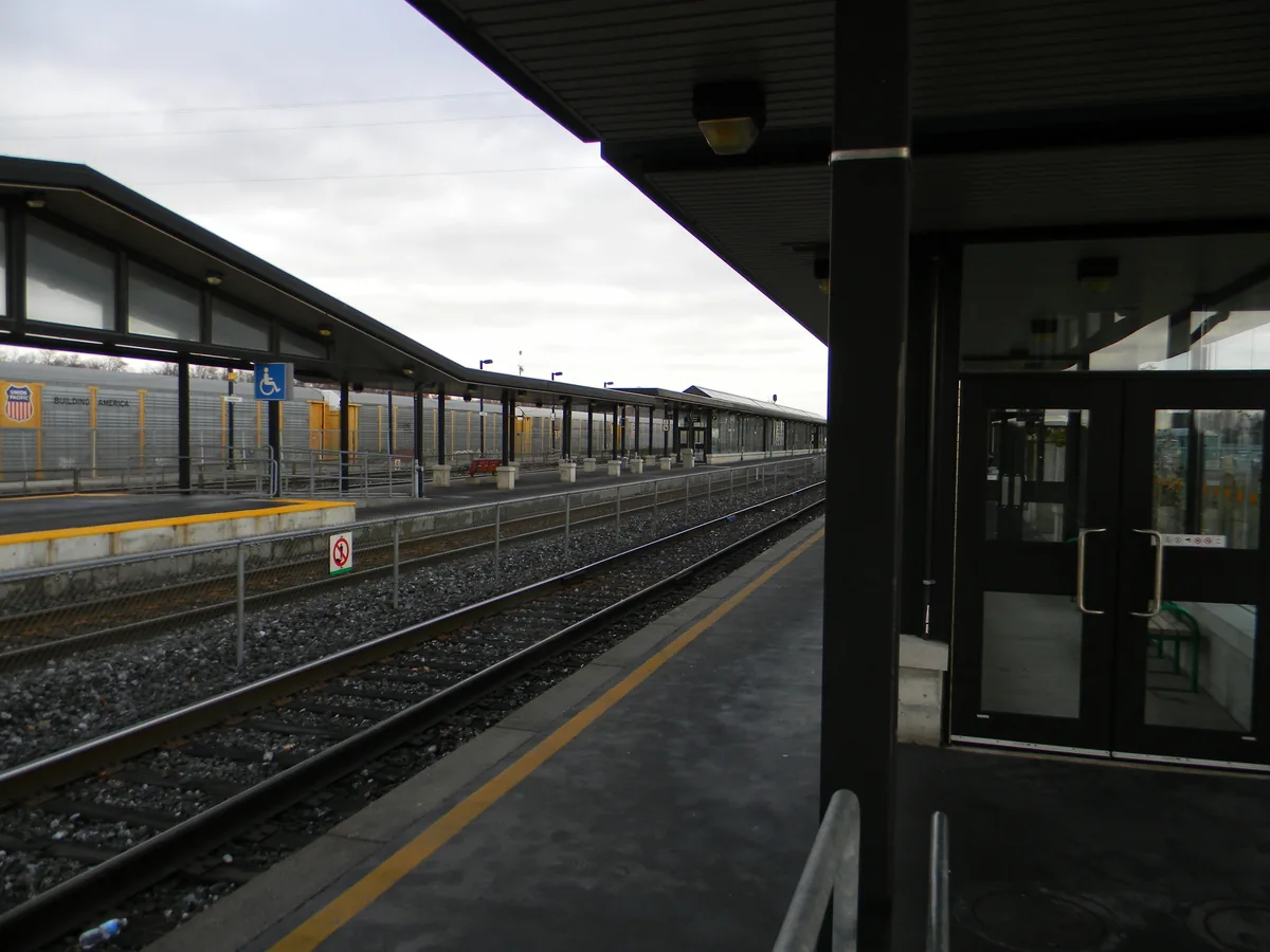 Aldershot GO Station near Dataforge King Road office Burlington